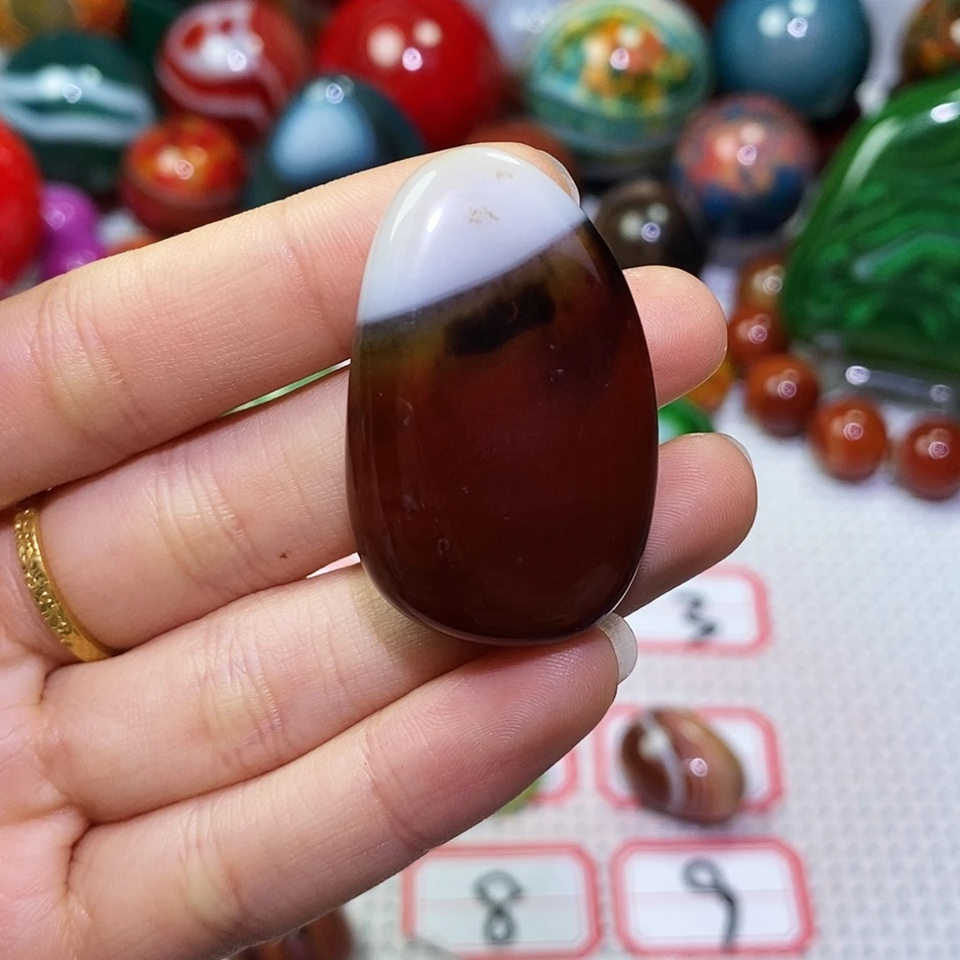 傲***美玛瑙/玉髓未镶嵌珠宝奇石