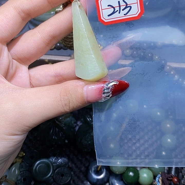 和田玉和田玉边角料随机发未镶嵌