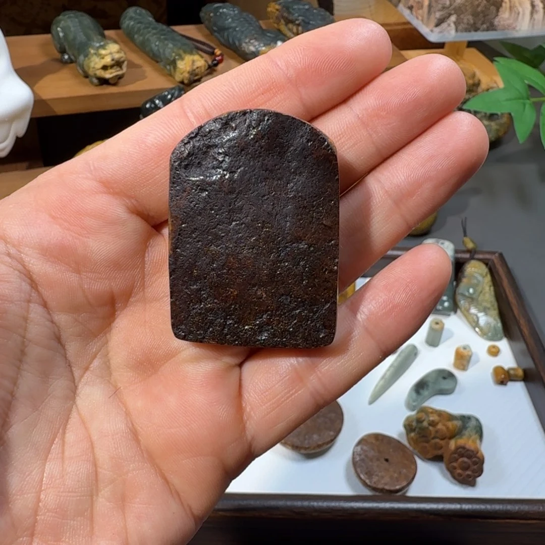 用***5岫岩河磨玉（透闪石质玉）未镶嵌颈饰