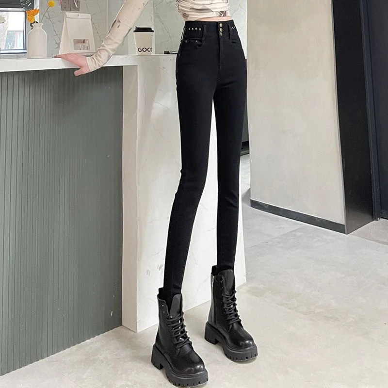 3842黑色小脚牛仔裤