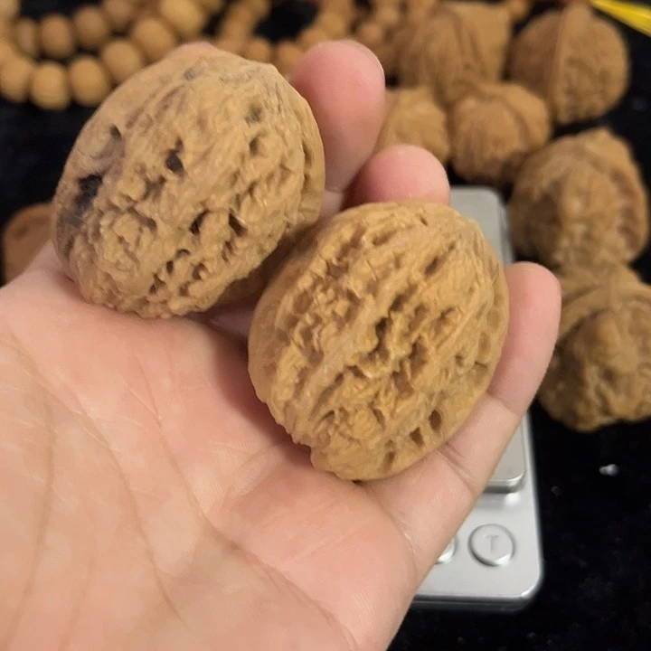 把件文玩核桃38左右练手将军膀，编号027