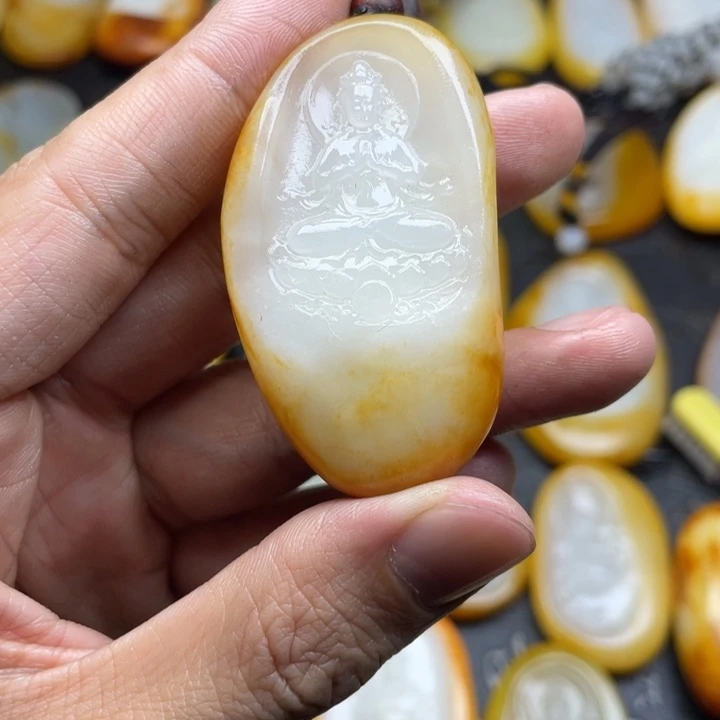 和田玉未镶嵌颈饰