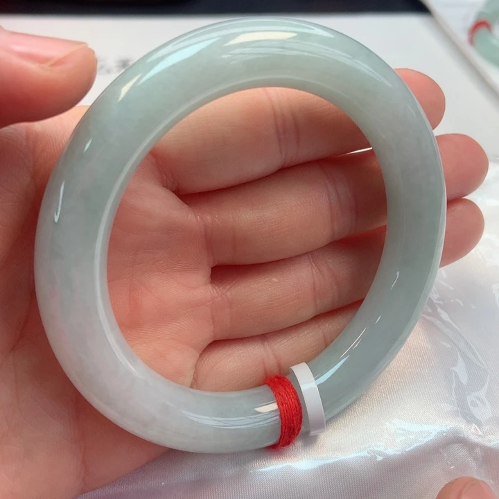 翡翠手镯未镶嵌58圈