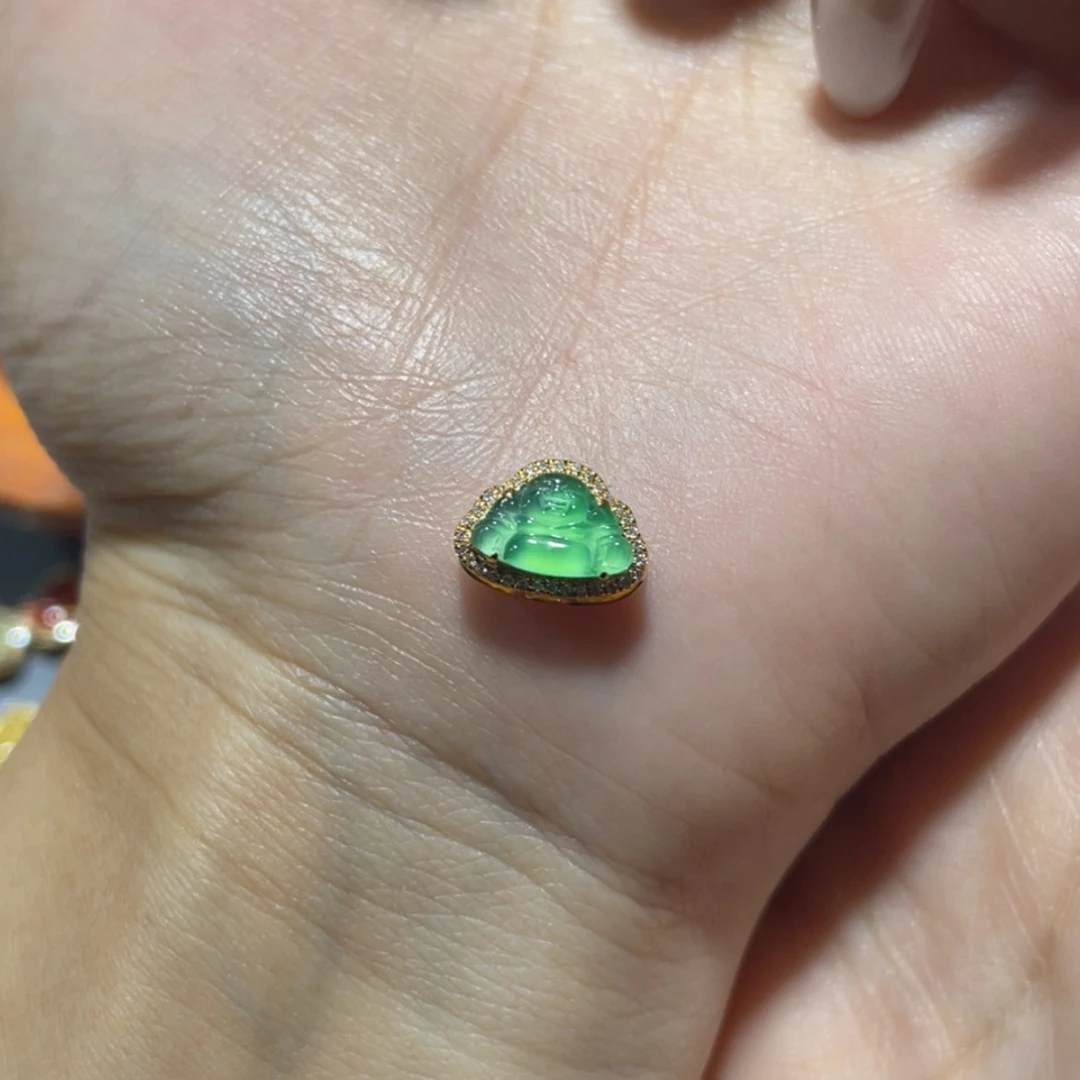 【闪购商品】颈饰18K金镶嵌翡翠