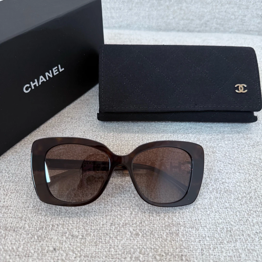 未使用 Chanel/香奈儿 金色字母水钻logo墨镜7 葫芦娃