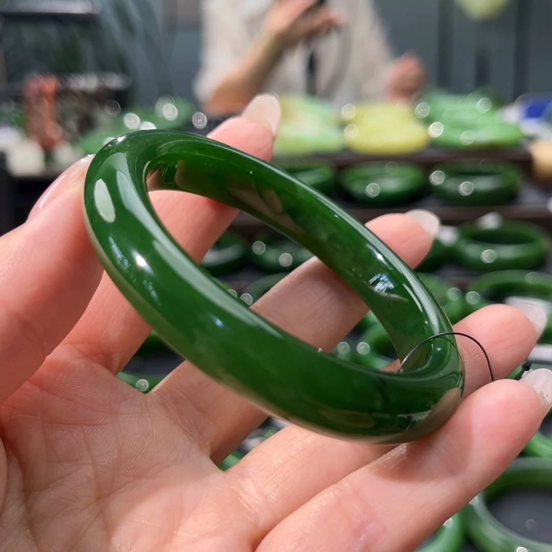未镶嵌手镯和田玉（碧玉）