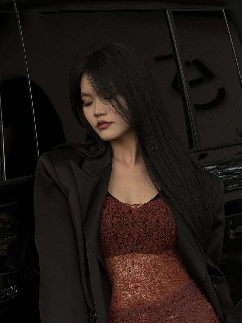 Gloz春夏新品设计感纯欲气质时尚长袖修小众身蕾丝罩衫419-1