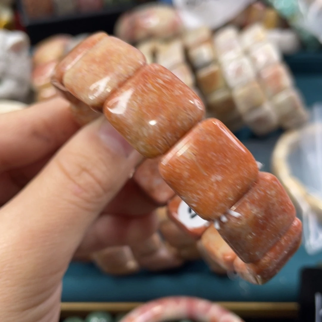 未镶嵌手镯硅化玉