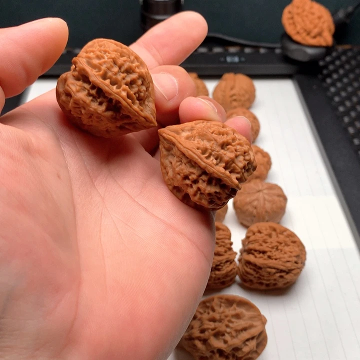 R***f文玩核桃吊坠三棱