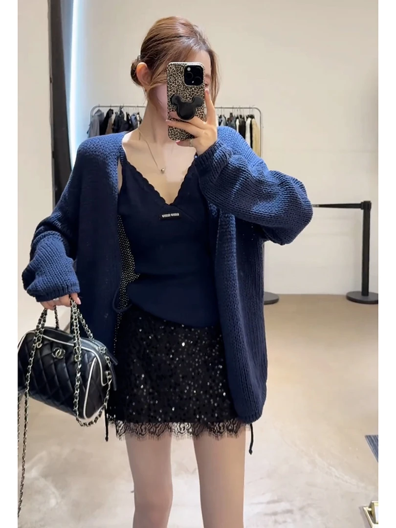 温柔风气质出游穿搭多巴胺蓝色显白V领针织吊带开衫两件套女2025