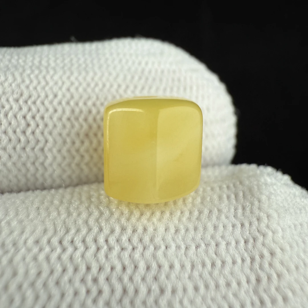 B4763天然原矿蜜蜡瑕疵特价墩子8.3*8.6mm支持复检假一罚十