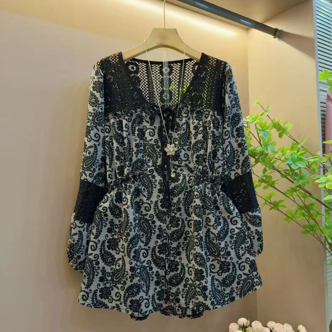 早秋洋气时尚女装新款设计感拼接镂空上衣（长71左右）