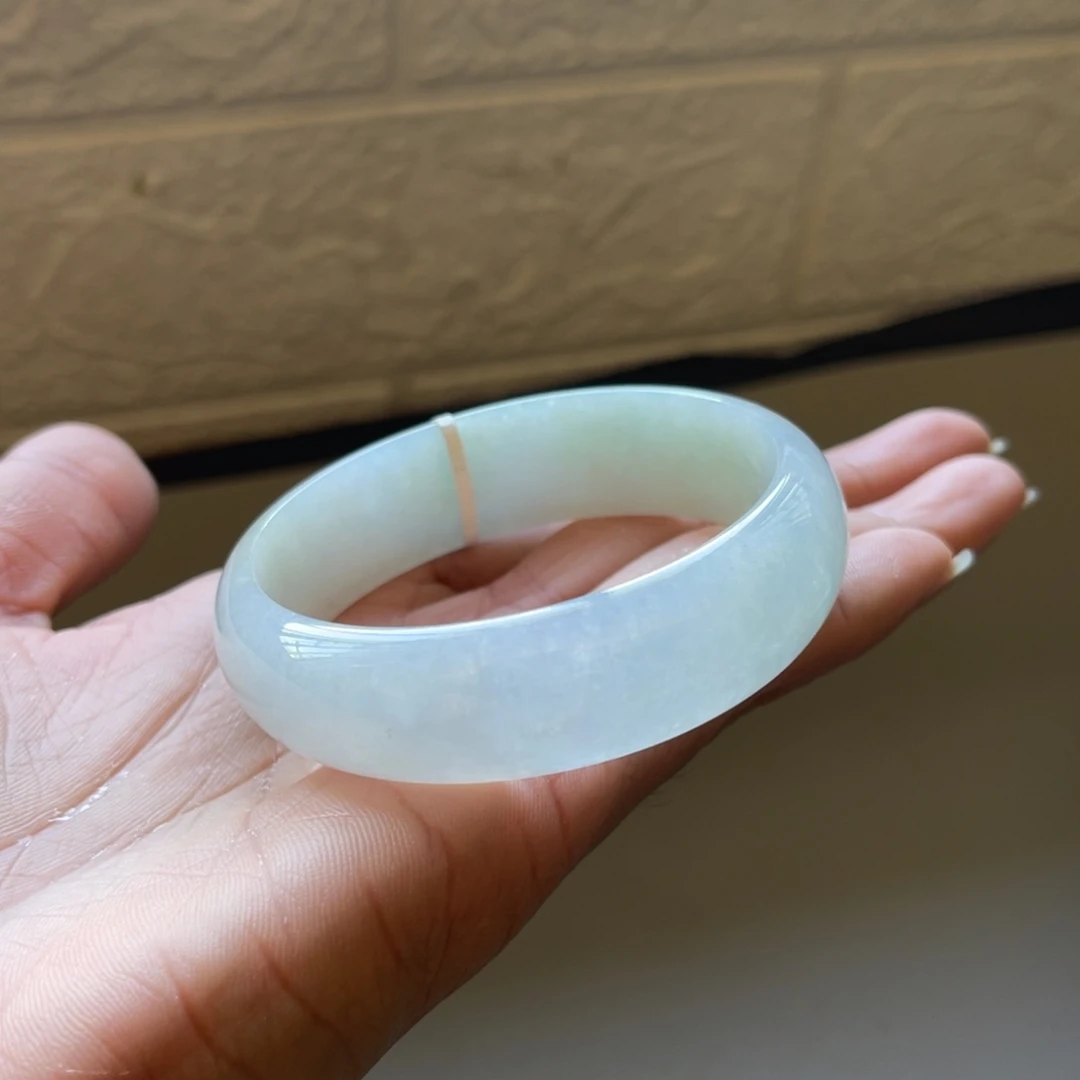翡翠手镯未镶嵌55圈三天鉴赏期