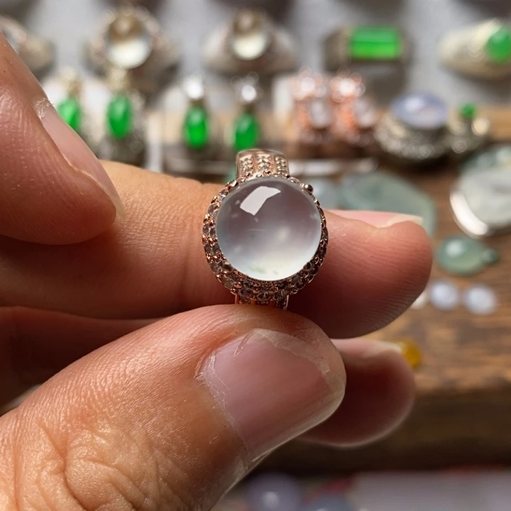 翡翠散珠冰种戒面