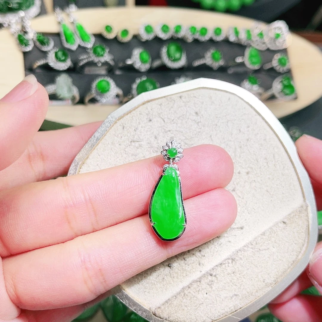 翡翠未镶嵌吊坠(不含链)裸石