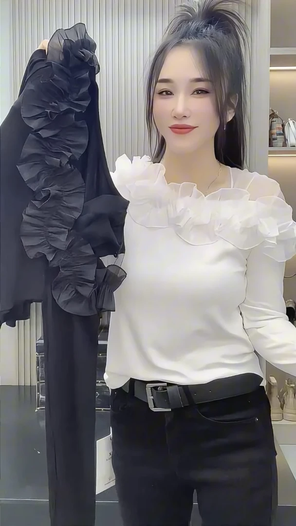 温柔风蕾丝立体花边拼接斜领长袖t恤女早秋季修身打底衫露肩上衣