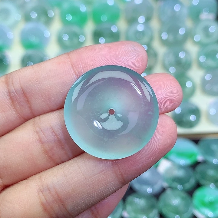 翡翠未镶嵌吊坠(不含链)26.8，6.0