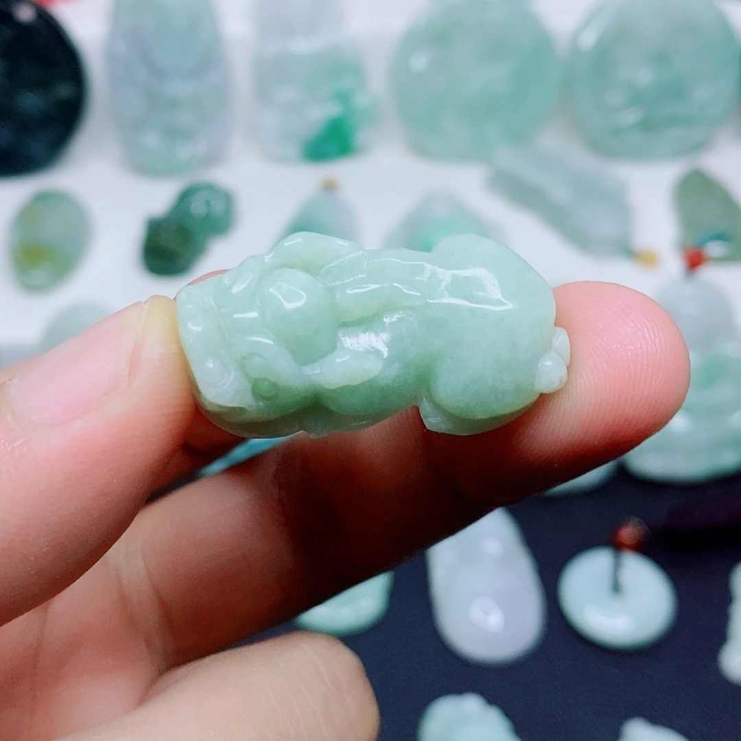 翡翠未镶嵌颈饰吊坠