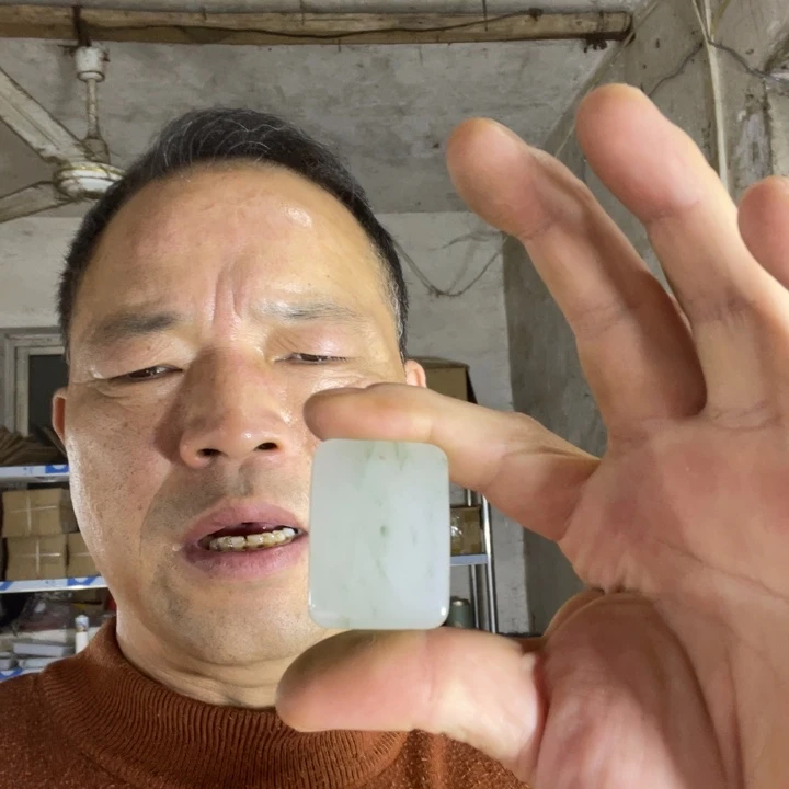 &***&石英质玉未镶嵌颈饰