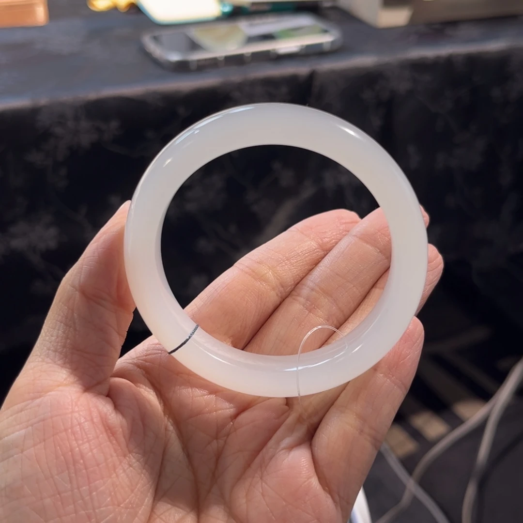 和田玉未镶嵌手镯  「冷冰白」