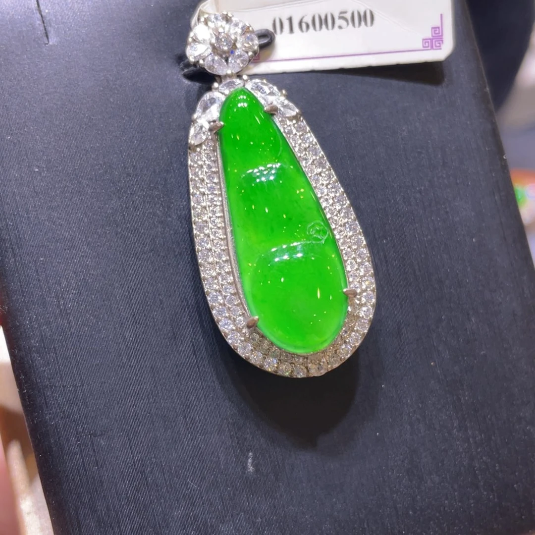 翡翠未镶嵌颈饰吊坠