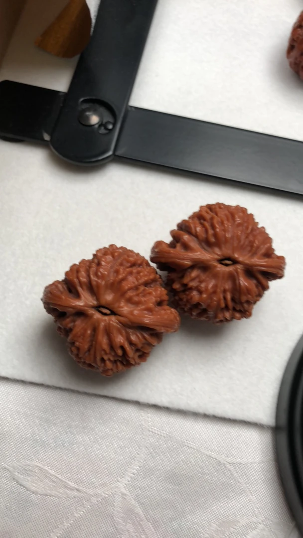 全品40尺南疆石文玩核桃
