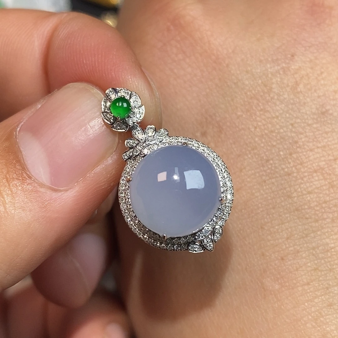 翡翠颈饰18K金镶嵌蛋面