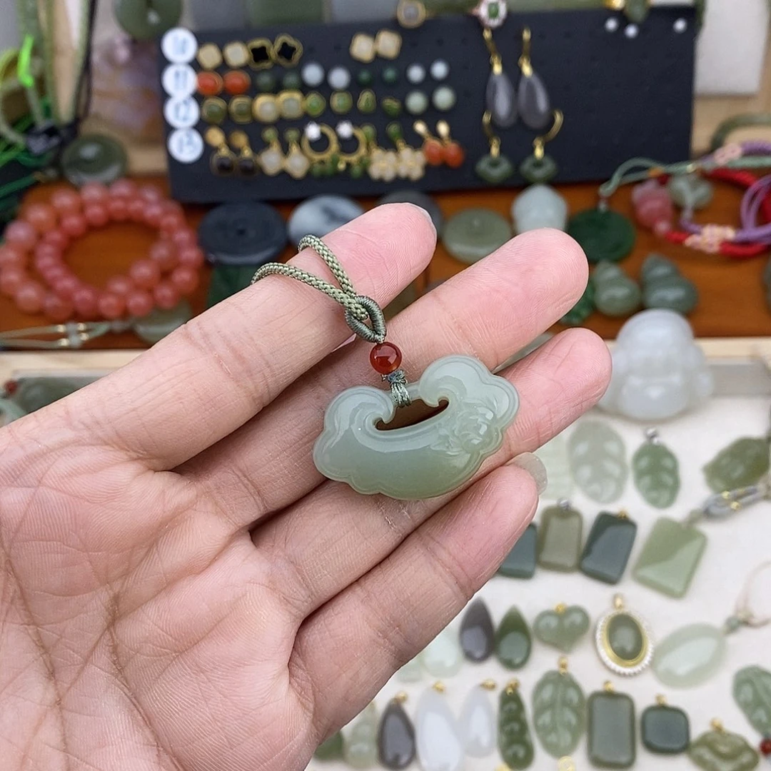 和田玉未镶嵌吊坠(不含链)