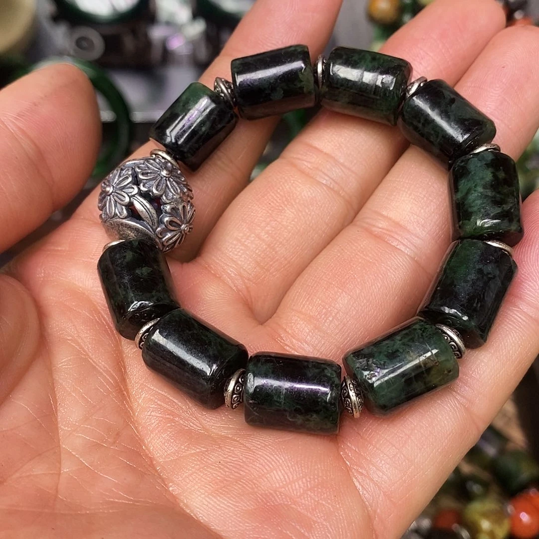 未镶嵌手链翡翠漂亮美眉