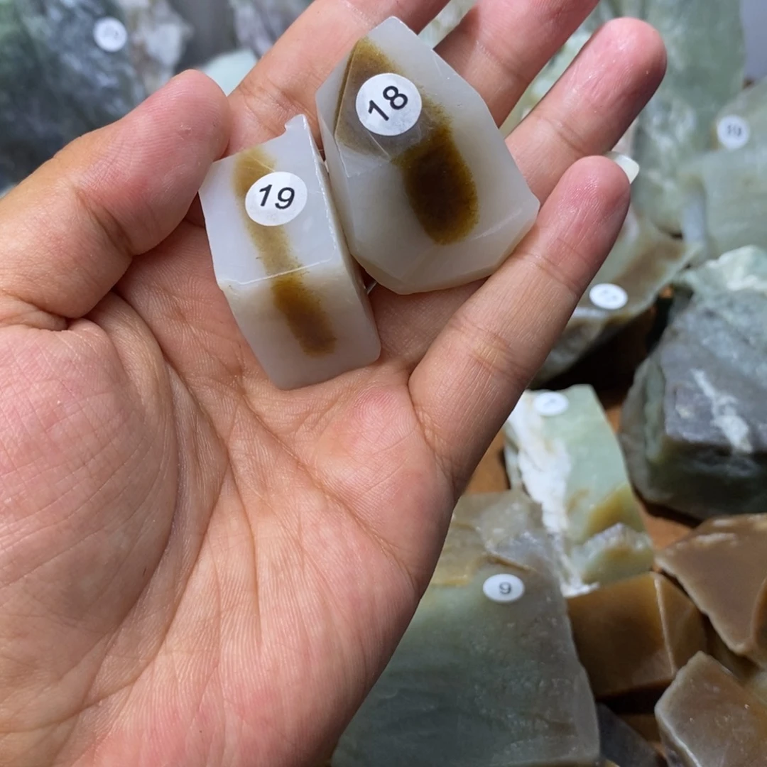 和田玉未镶嵌珠宝半成品钢***巴