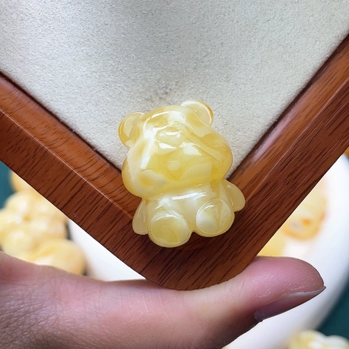 琥珀裸石未镶嵌蜜蜡