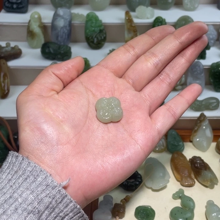 *****和田玉未镶嵌颈饰