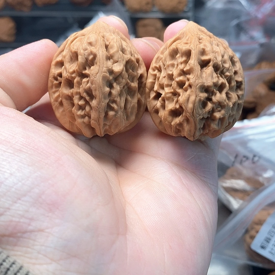 1文玩核桃蓟县鸡心37-336