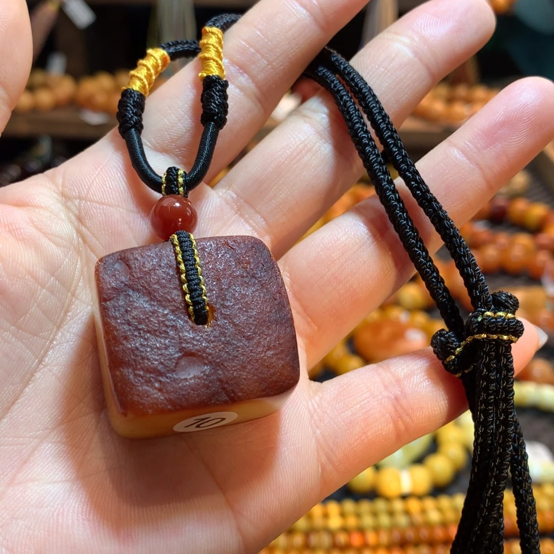 蜜蜡未镶嵌吊坠(赠链)