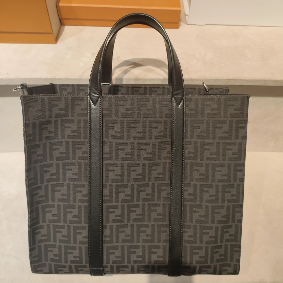 95新 FENDI/芬迪 /唐唐/单肩包/250913005