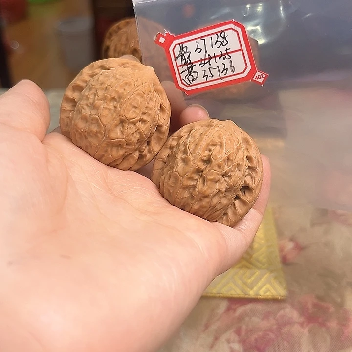 文玩核桃把件非嫁接将军帽