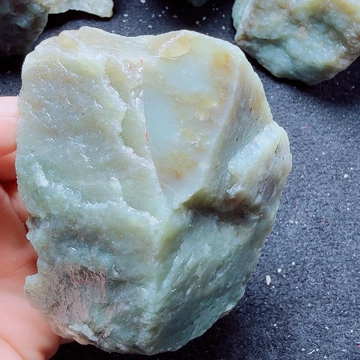 未镶嵌和田玉（糖玉）珠宝半成品