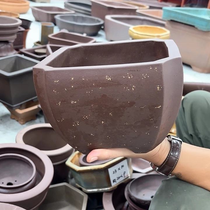 紫砂花盆紫砂的颜色很好看呀