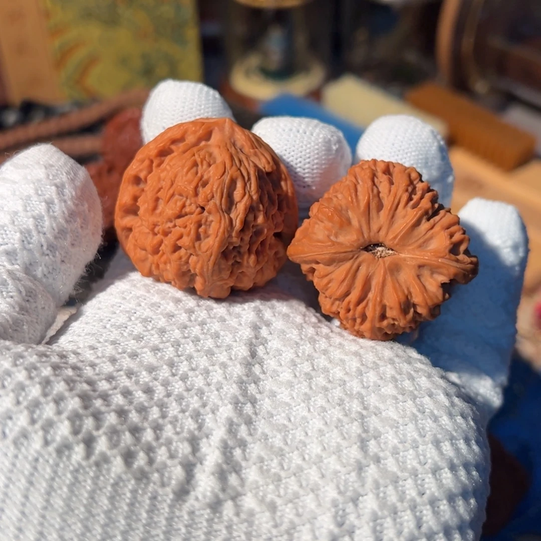 把件文玩核桃全品橘红皮南疆石38