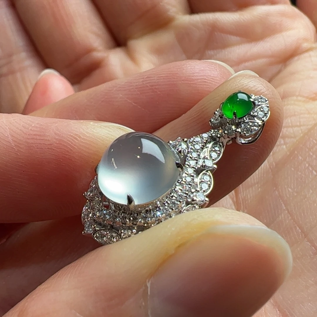 颈饰18K金镶嵌翡翠缅料天然翡翠A货