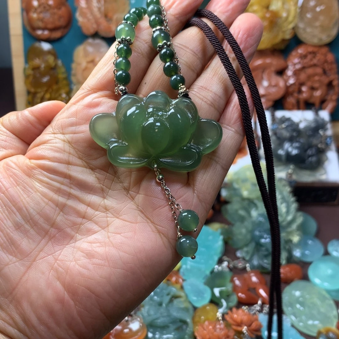 蛇纹石玉未镶嵌挂坠