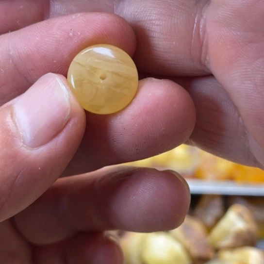 未镶嵌蜜蜡手串吊坠