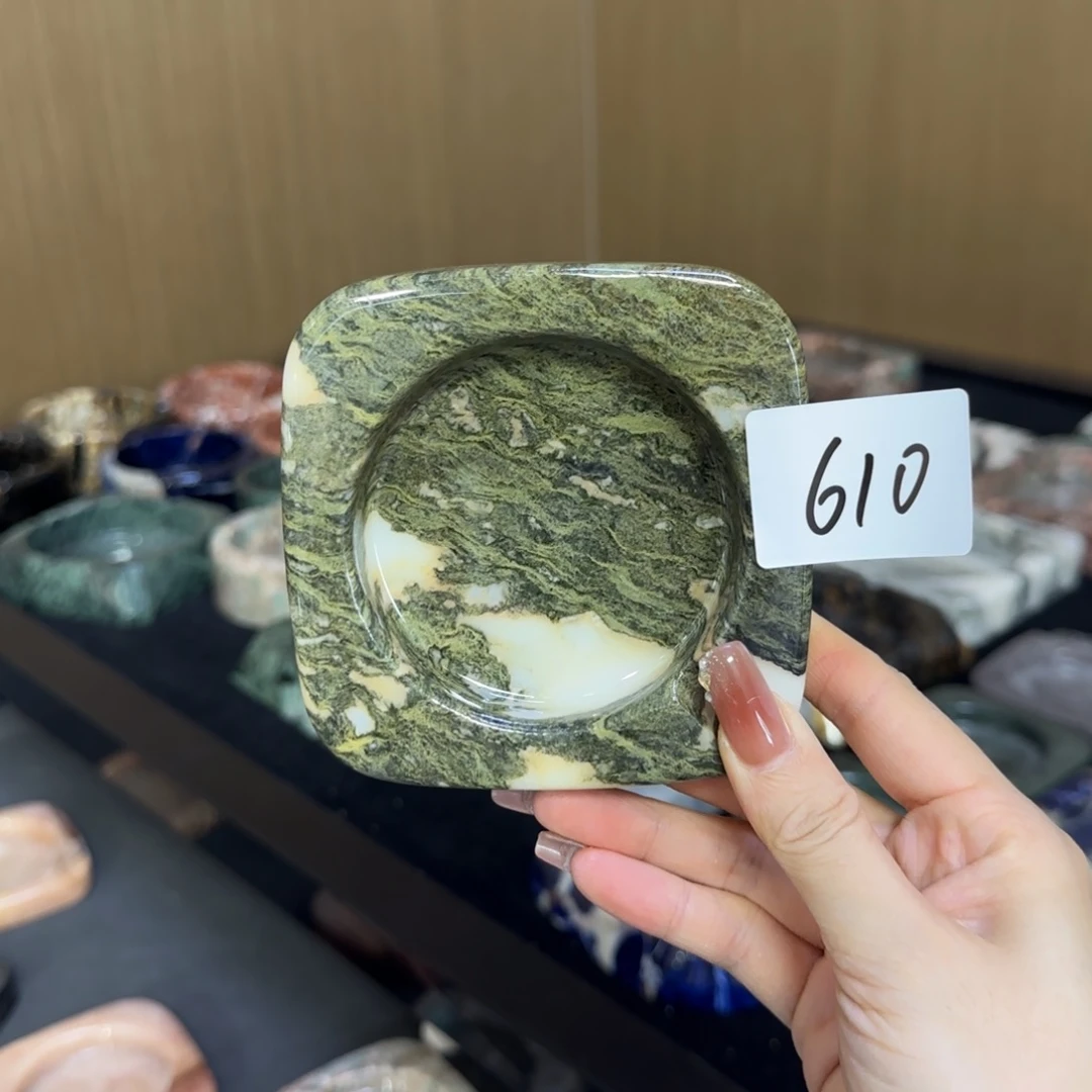 石材在****妍绿野仙踪烟灰缸610