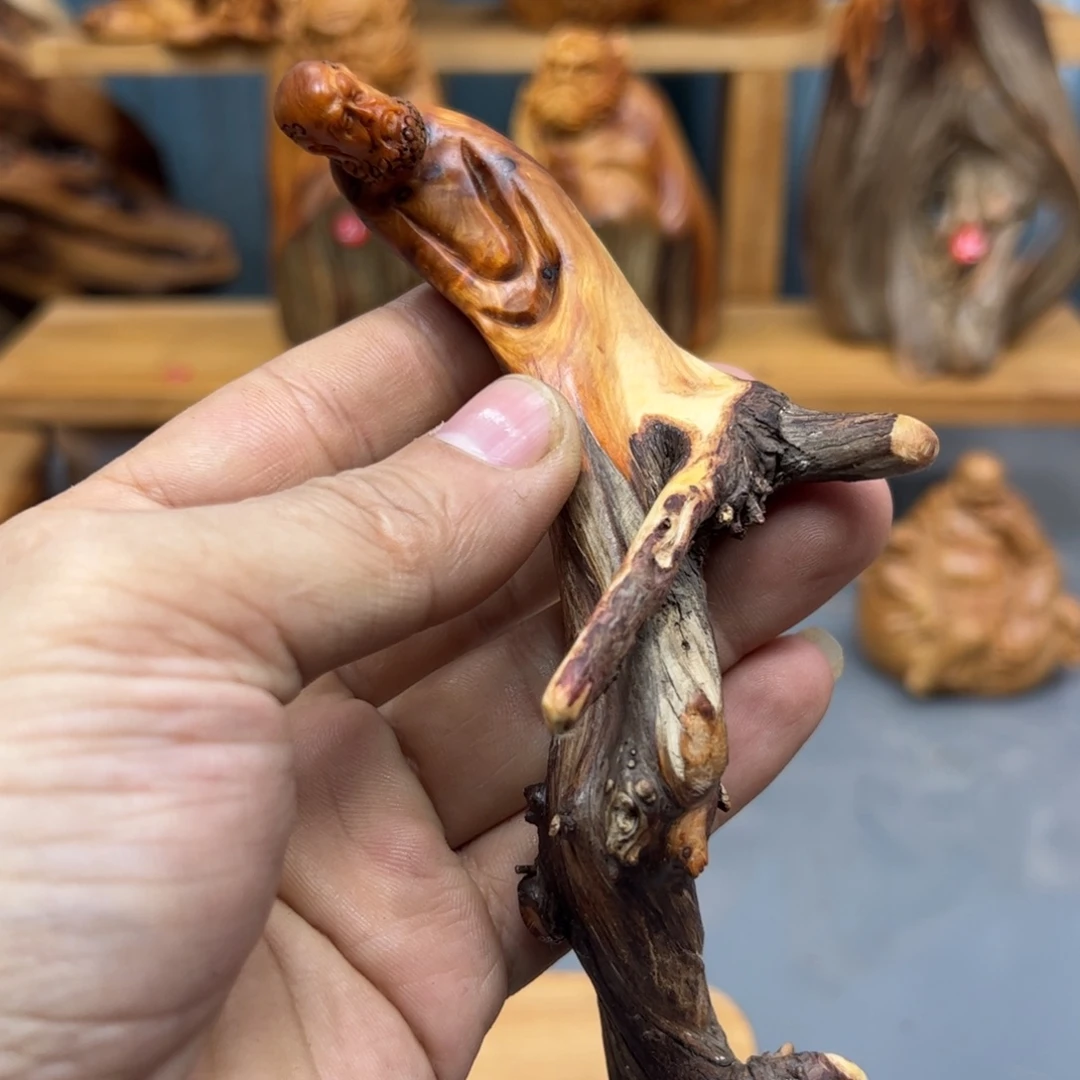 鲁***店木崖柏木摆件手把件