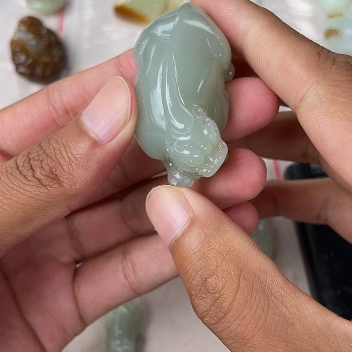 和田玉（糖玉）未镶嵌颈饰