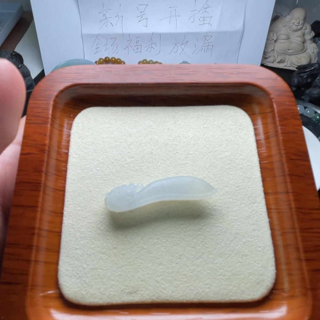 未镶嵌定制翡翠龙勾