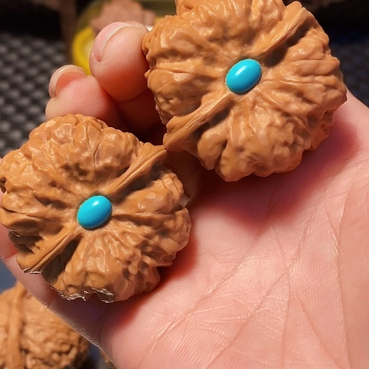 吊坠文玩核桃蛤蟆头，边41戴镶嵌