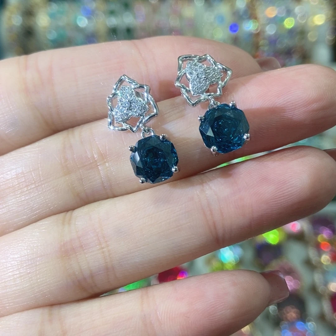 66锆石（处理）耳钉
