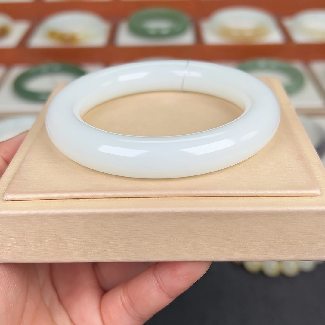 和田玉未镶嵌手镯白玉圆条