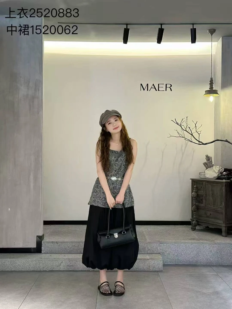 小妳XiaoNi———（新款夏气质印花吊带上衣2520883）